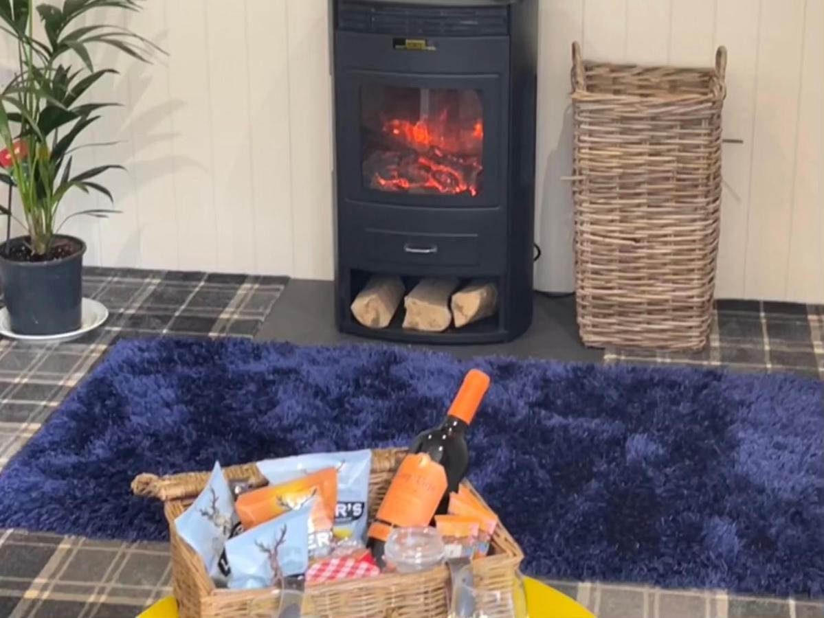 Oak Boutique Lodge Includes Hot Tub Air Con & Dog York Bagian luar foto