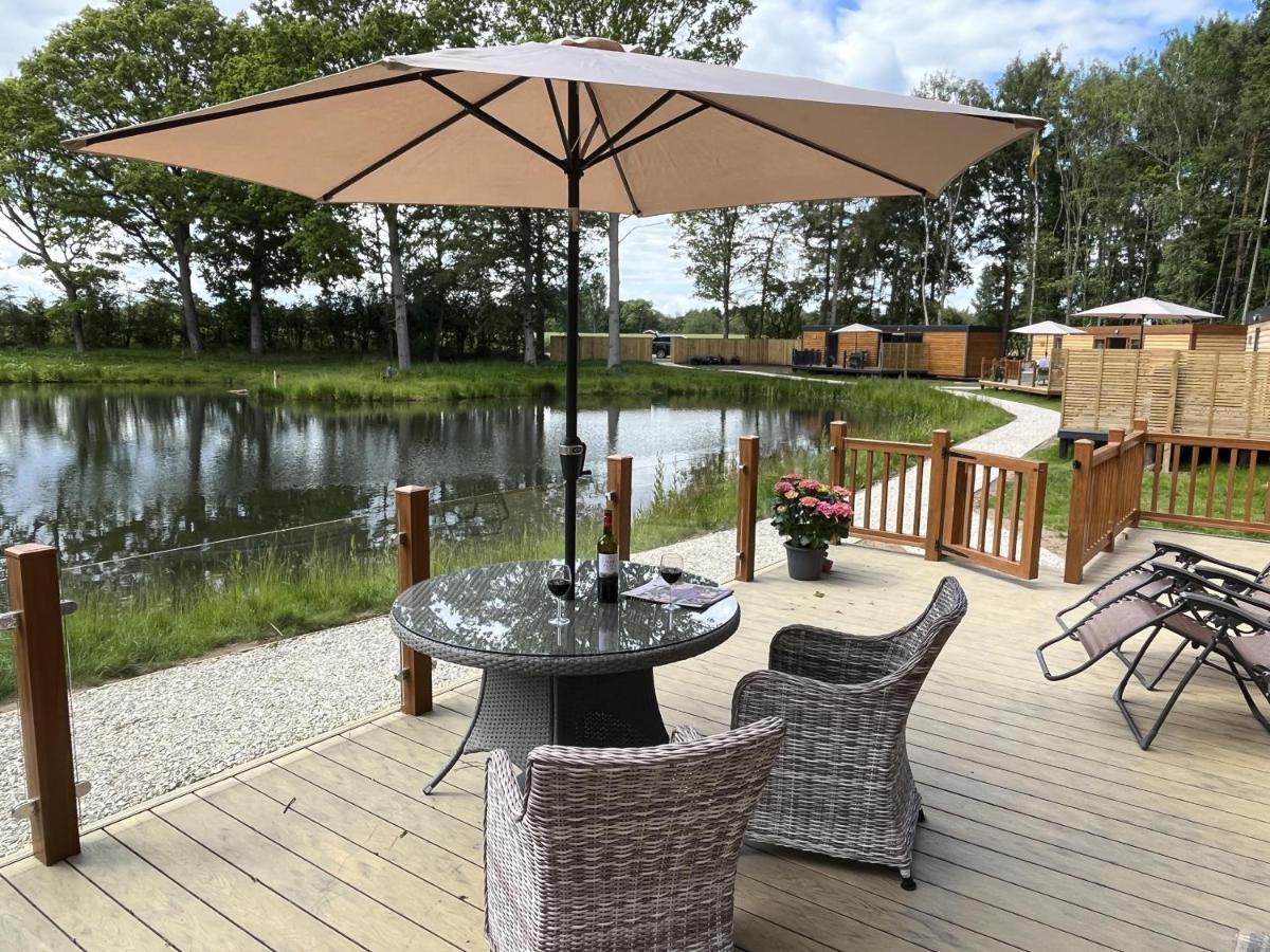 Oak Boutique Lodge Includes Hot Tub Air Con & Dog York Bagian luar foto